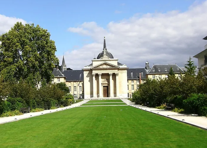 Eleonore Elegance Calme Confort Et Parking Apartmán